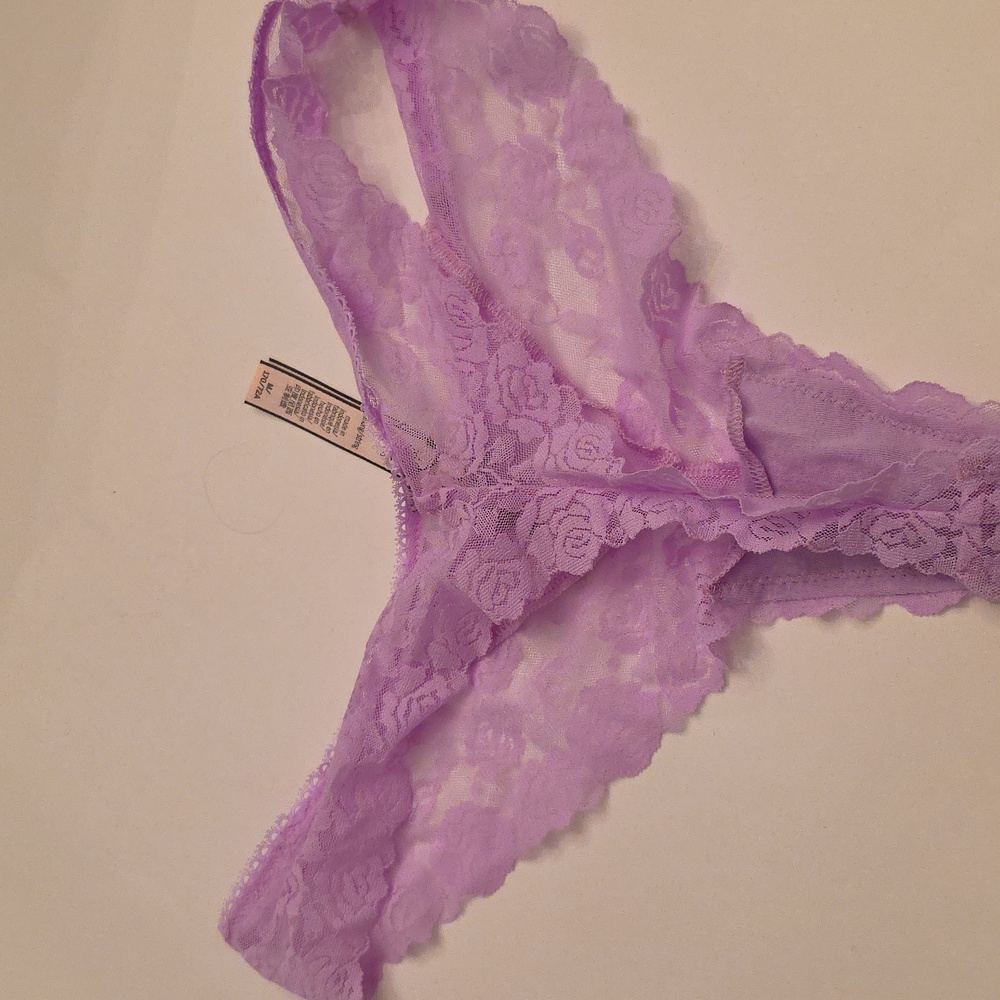 Victoria's Secret Lilac Lace Panty New Size Medium - Picture 3 of 3